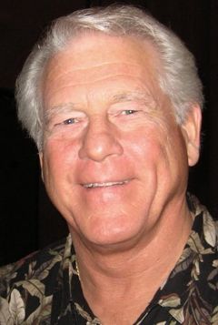 James Carroll interpreta Brother Roy