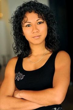 Ieisha Auyeung interpreta Speed Bag Firefighter