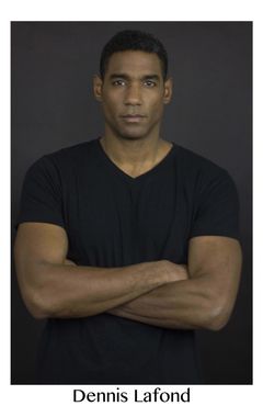 Dennis Lafond interpreta Theo