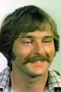 Ken Kerr interpreta Lamar Shedd