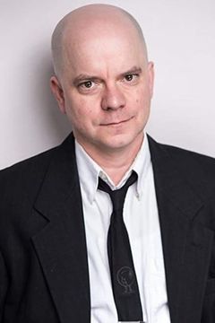 Eric Woolfe interpreta Nurse