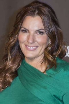 Ann Russo interpreta Strike Agent