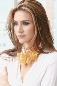 Nazanin Afshin-Jam interpreta Shaggy Chick (uncredited)