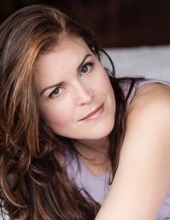 Miranda Handford interpreta Karen