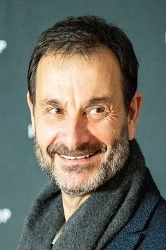 Jean-Marc Roulot interpreta Jean-Marc Luchet