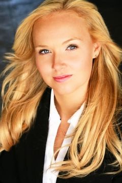 Adeana Lane interpreta Beach Girl (uncredited)
