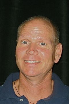 Paul Rugg interpreta Ant #5 (voice)