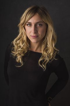 Lexie Roth interpreta Mom (uncredited)