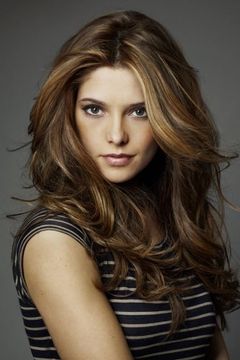 Ashley Greene interpreta Kelly