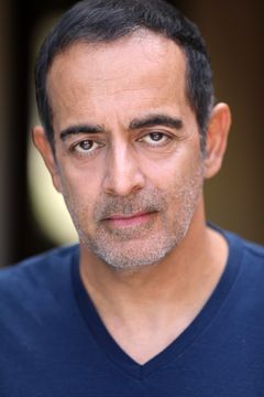 Sanjay Chandani interpreta Indian