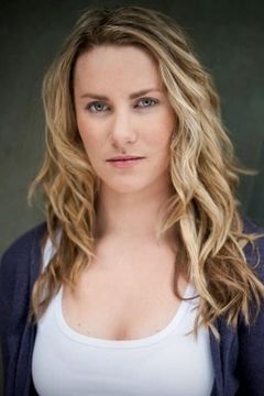 Kelley Kerr Young interpreta Rohan Refugee (uncredited)