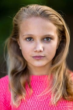 Tori Ellen Ross interpreta Young Paige