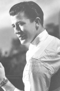 John Shelton interpreta Tommy White