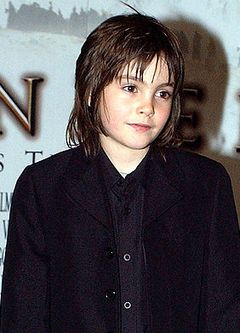 Jessie Kamm interpreta Child Alexander