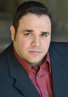 Joseph Levine interpreta Mafia Enforcer #3