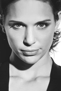 Aylin Prandi interpreta Irene