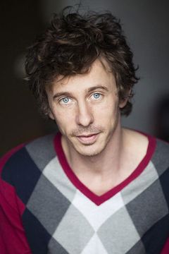 Benoît Chauvin interpreta Owner