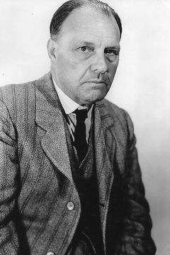 Edward Peil Sr. interpreta Villager (uncredited)