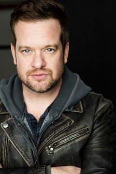 Michael Spellman interpreta Agent Patrick