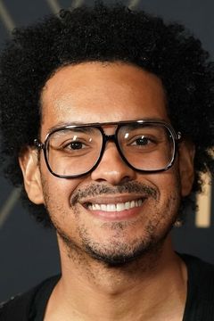 Yassir Lester interpreta Yangzi (voice)