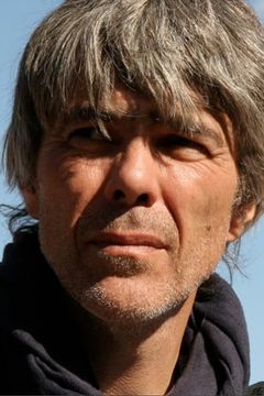 François Duhamel interpreta French Radio Reporter (voice) (uncredited)