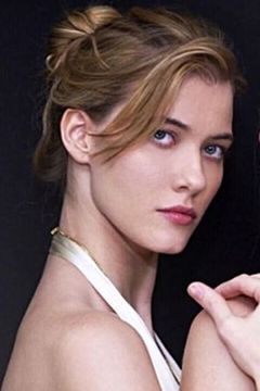 Kim Ormiston interpreta Leeg #2