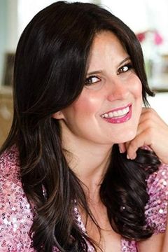 Dawn McCoy interpreta Sharon