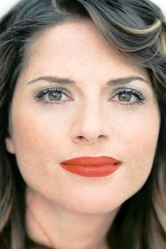 Julia Zemiro interpreta Effusive Woman