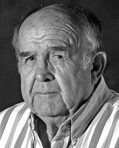 Ed Morgan interpreta Store Owner