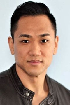 Daniel Joo interpreta Mr. Jones
