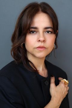 Emma Ramos interpreta Alma