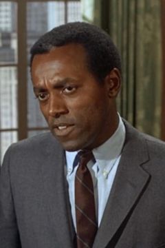 Emmanuel Thomas interpreta Mr. Stanley - Globe Reporter (uncredited)