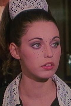 Nadia Valli interpreta La cameriera