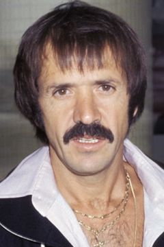 Sonny Bono interpreta Franklin von Tussle