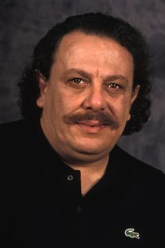 Mahmoud Zemmouri interpreta Older Lebanese Man