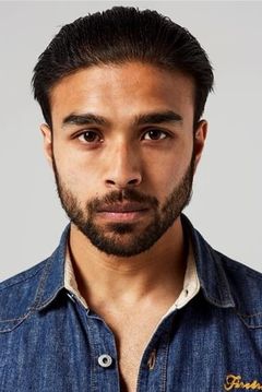 Sumit Chakravarti interpreta Israeli Soldier (uncredited)
