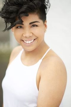 CJ Damaso interpreta Dancer and Chorus Performer