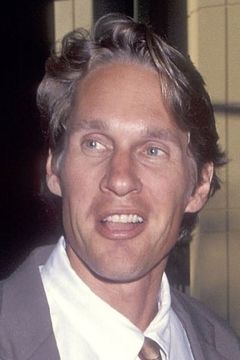 Jeff Lester interpreta FBI Agent