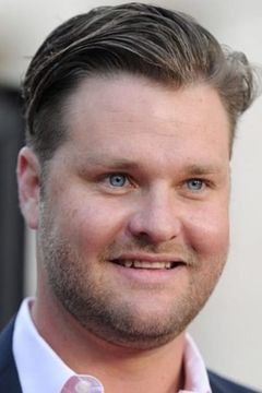 Zachery Ty Bryan interpreta Clay