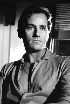 Alberto de Mendoza interpreta Henry Dumurrier