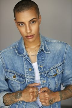 AzMarie Livingston interpreta Girl with Jermaine