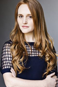 Michelle Tate interpreta Female Gang Member