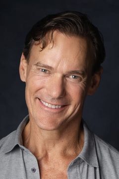 Paul Vos interpreta Detective