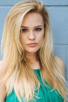 Taylor Hoover interpreta Beautiful Bachelorette