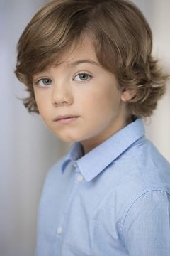 AJ Kane interpreta Young Hiccup (voice)