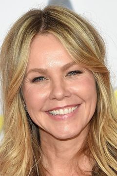 Andrea Roth interpreta Head Nurse
