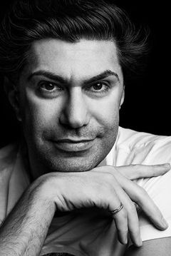 Nikolay Tsiskaridze interpreta Self