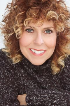 Lisa Raggio interpreta Additional Voices (voice) (uncredited)