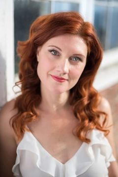 Michelle Harrison interpreta Nancy Reed