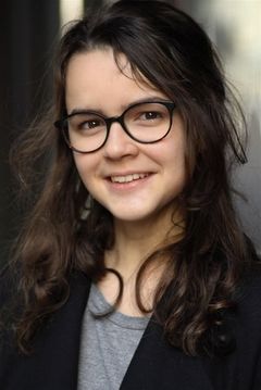 Josephine Callies interpreta Baby-sitter